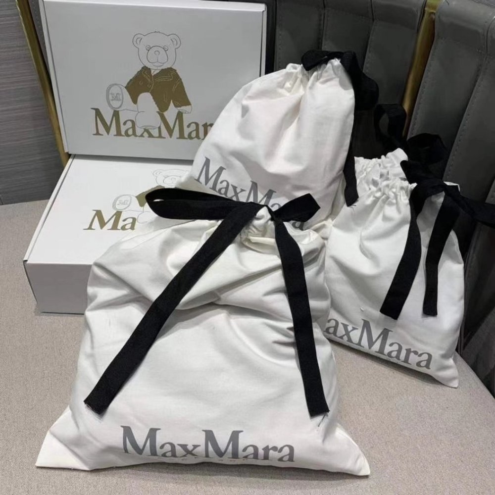 Sold🔥MaxMara Teddy Camel Scarf - Picture 9 of 10